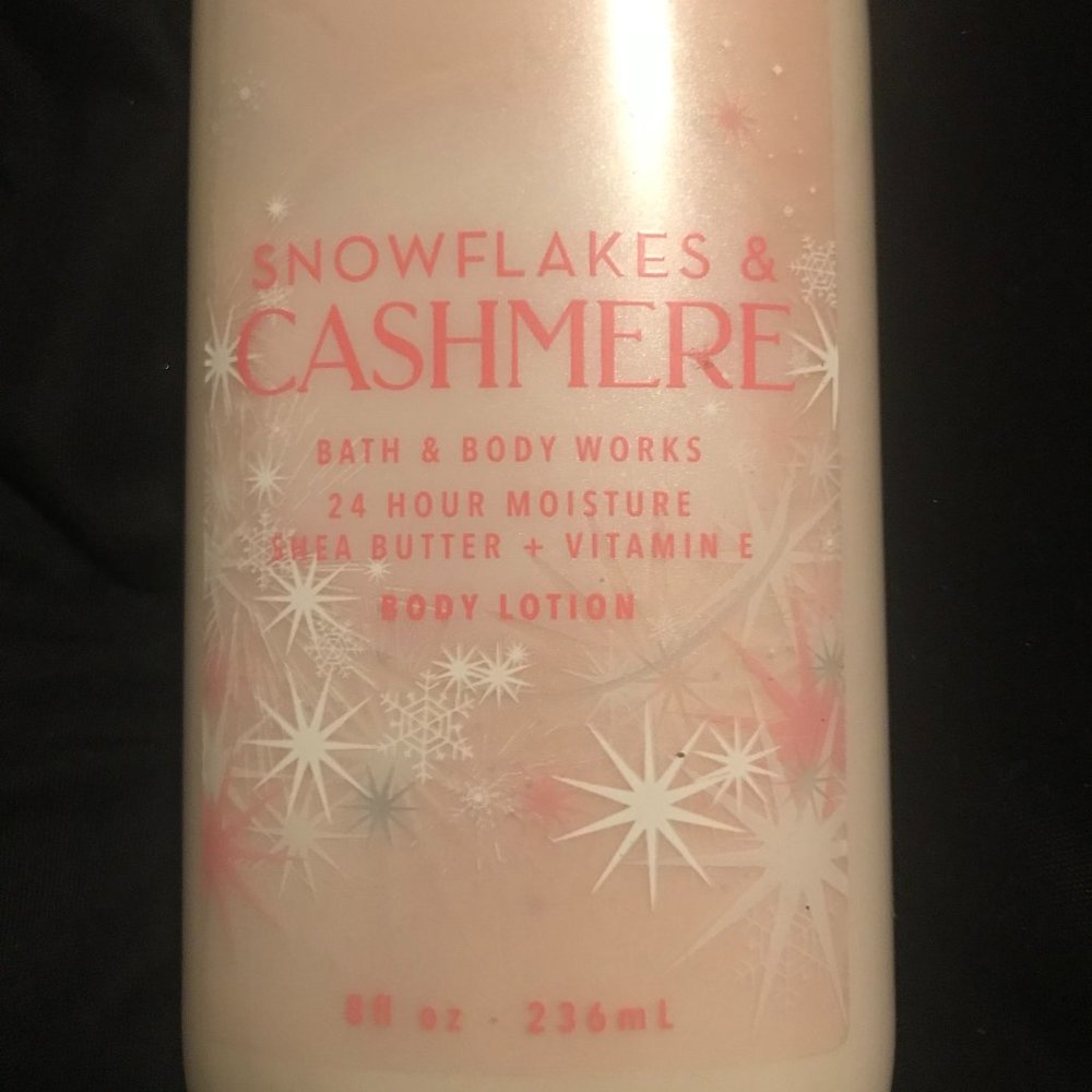 Snowflakes and Cashmere BBW lotion